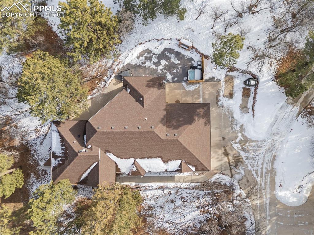 Image 43 of 48: View of snowy aerial view