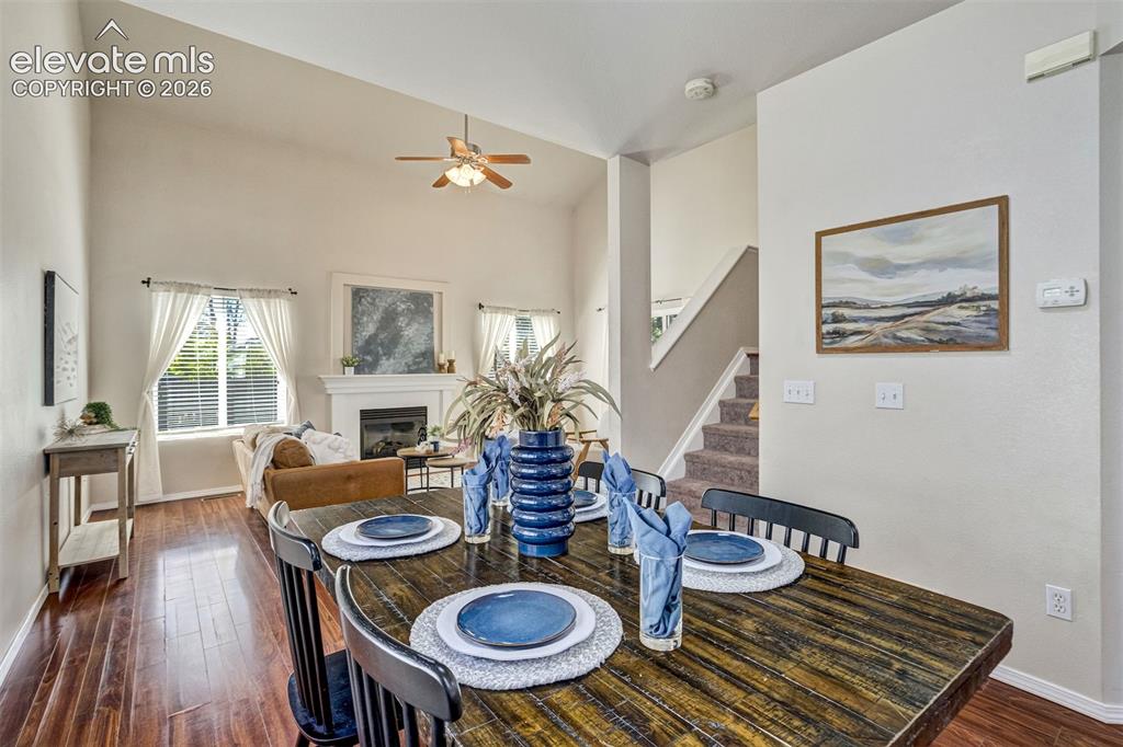 Image 12 of 50: Dining Area