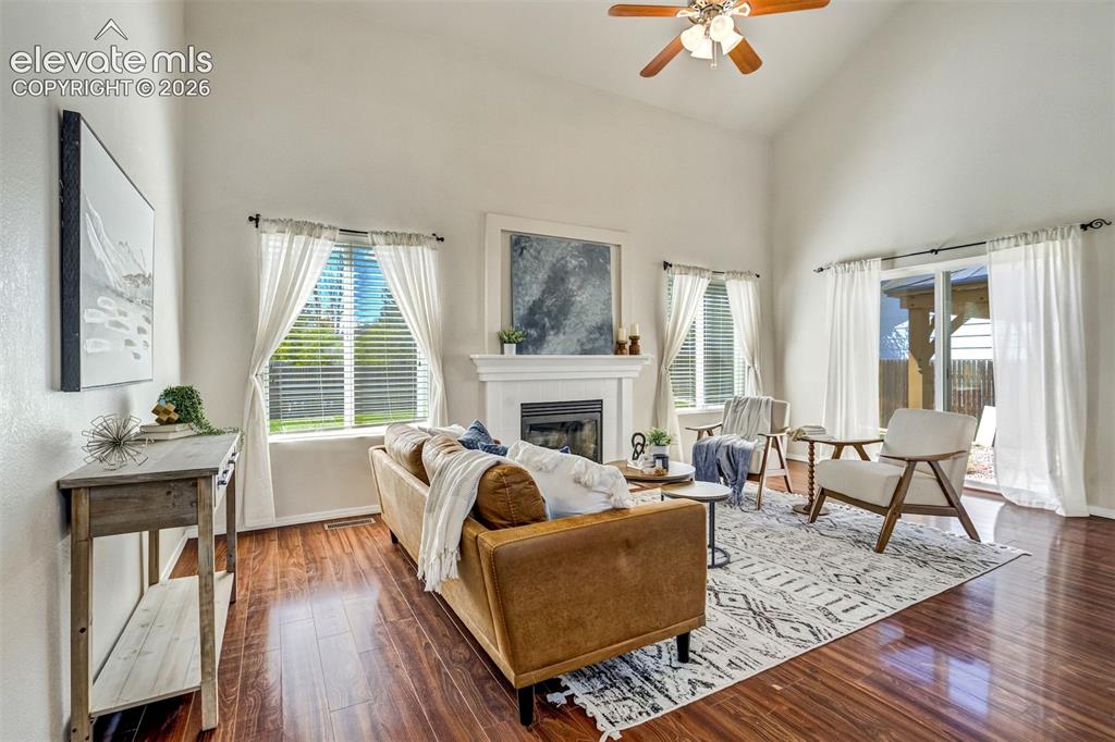 Image 15 of 50: Living Room
