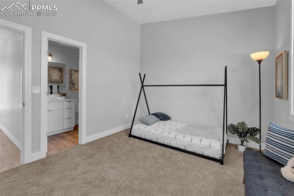 Image 11 of 22: Bedroom