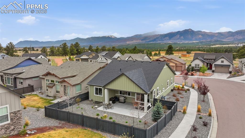 Image 32 of 47: Large corner lot!