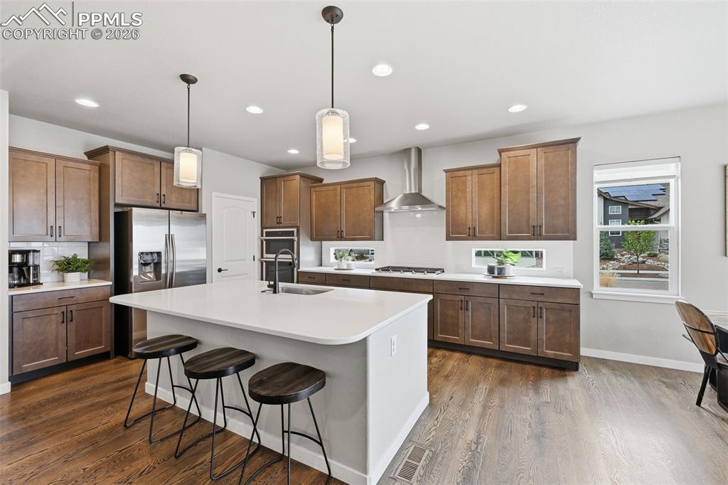 Image 5 of 47: Large kitchen with center island