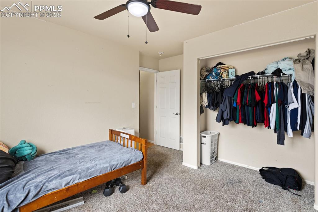 Image 19 of 35: Bedroom
