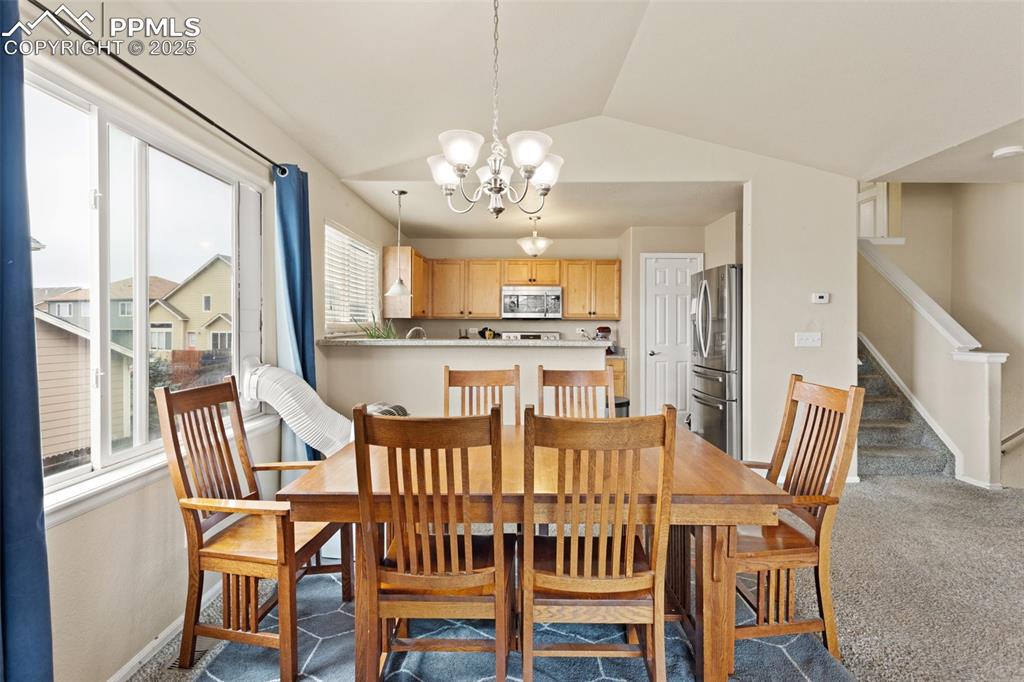 Image 8 of 35: Dining Area