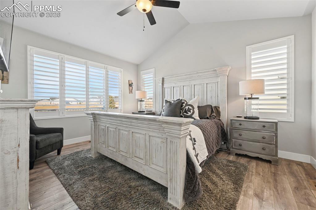 Image 16 of 47: Bedroom