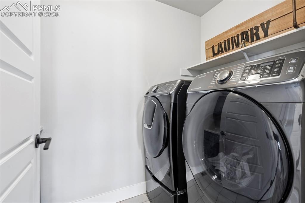 Image 32 of 47: Laundry