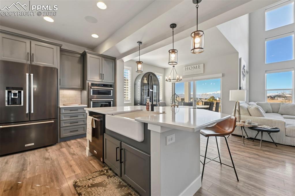 Image 5 of 47: Kitchen