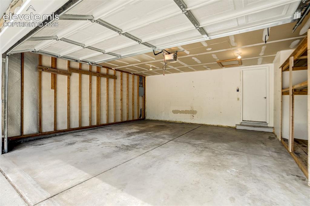Image 39 of 39: Garage