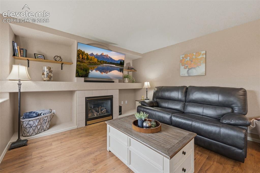 Image 33 of 48: Family Room