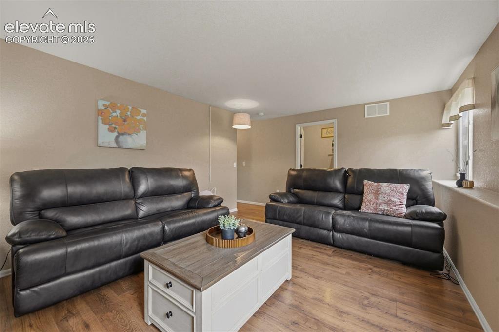 Image 34 of 48: Family Room