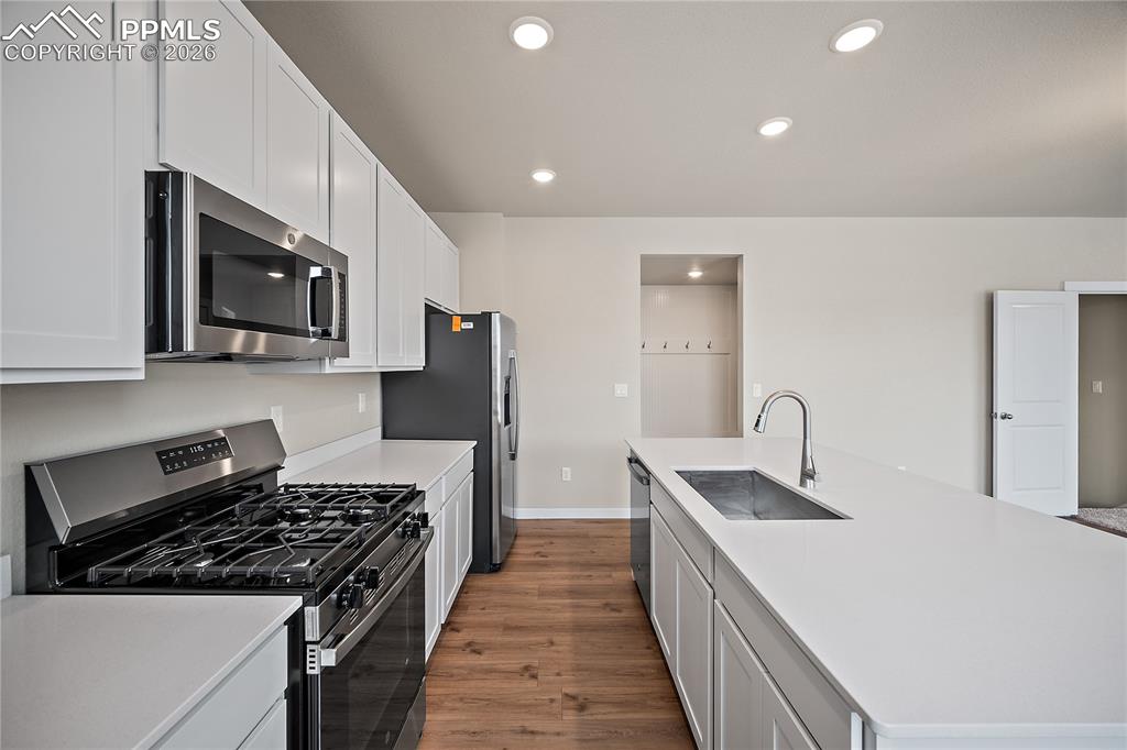 Image 13 of 37: Kitchen