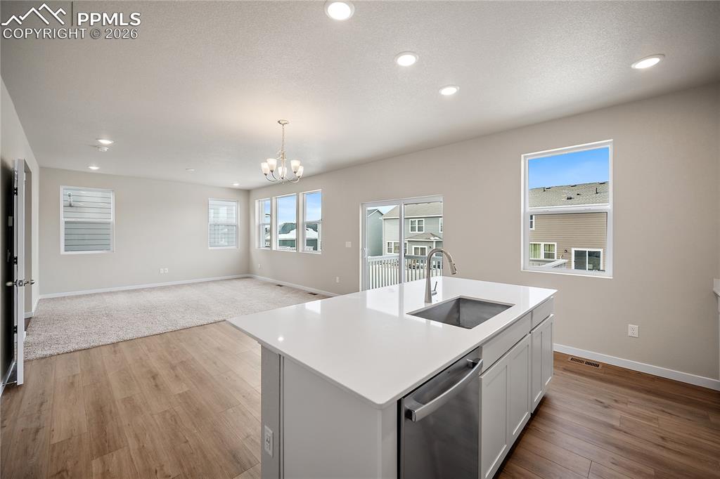 Image 14 of 37: Kitchen