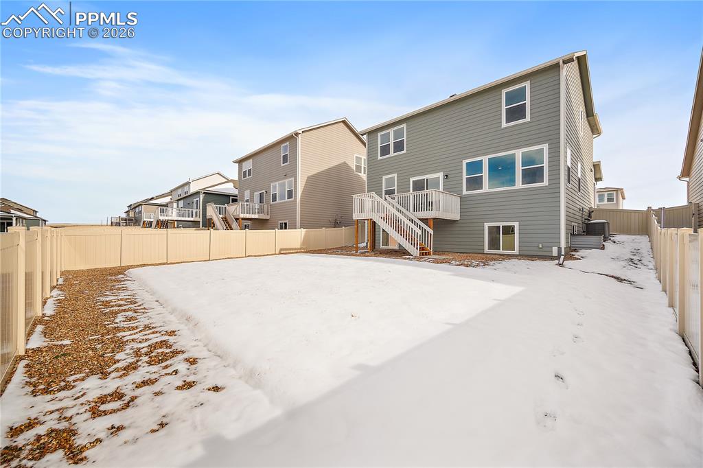 Image 19 of 37: Back of Structure