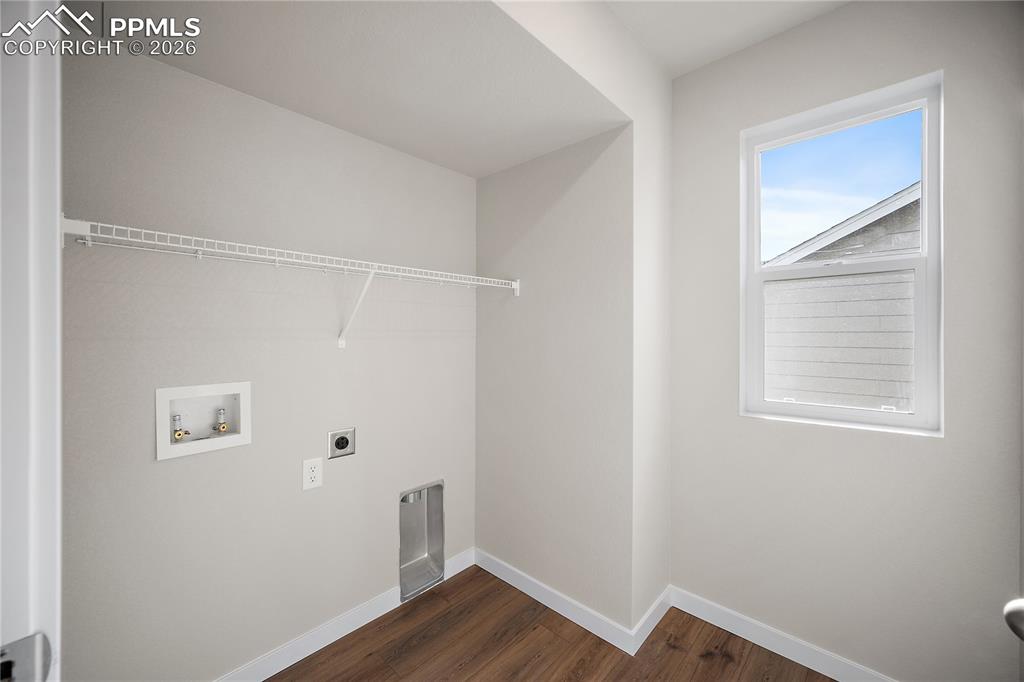 Image 23 of 37: Laundry