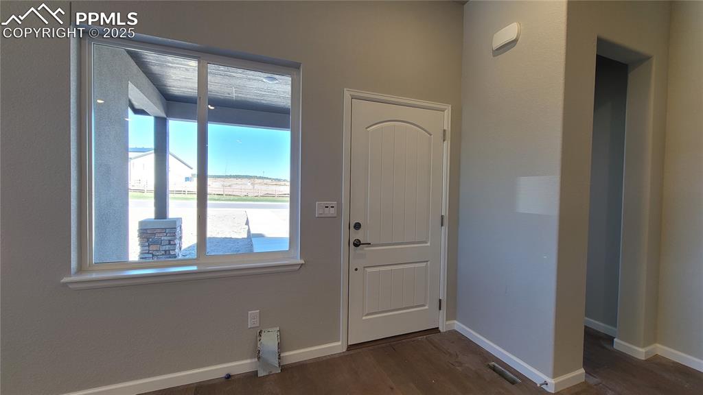 Image 7 of 36: Entry