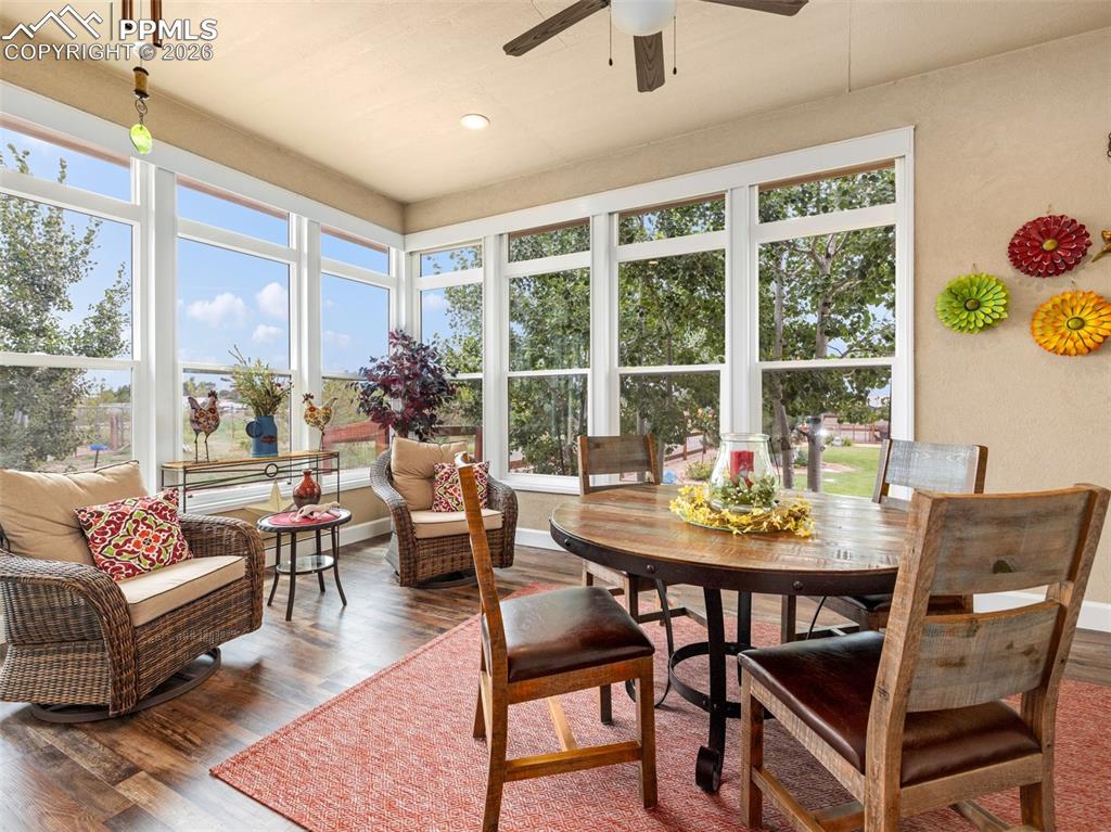 Image 16 of 44: Sun Room