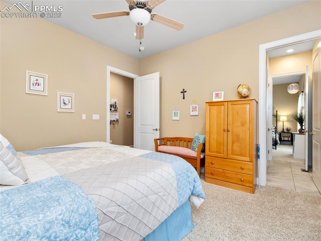 Image 27 of 44: Bedroom