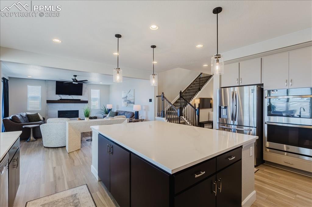 Image 13 of 49: Kitchen