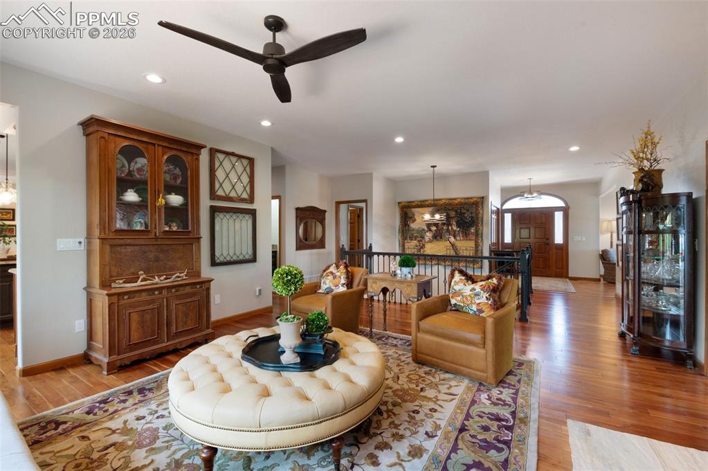 Image 12 of 50: Lovely Acaia Hardwood Floor