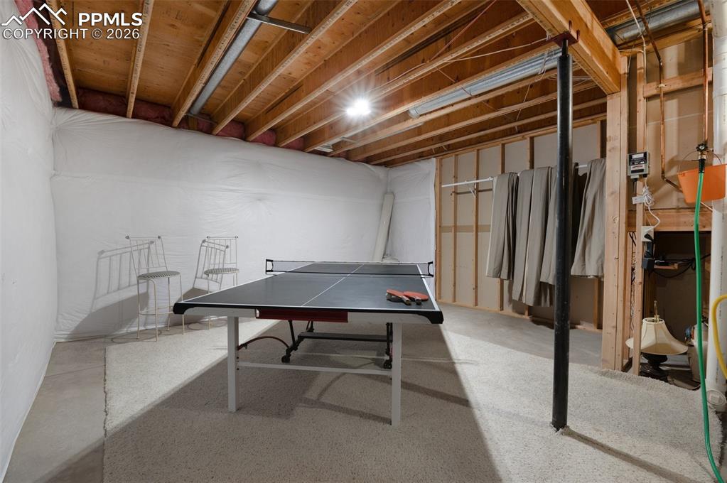 Image 38 of 50: Tons Of Unfinished Space