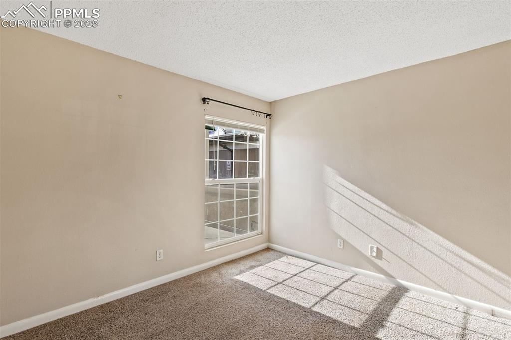 Image 10 of 19: Bedroom