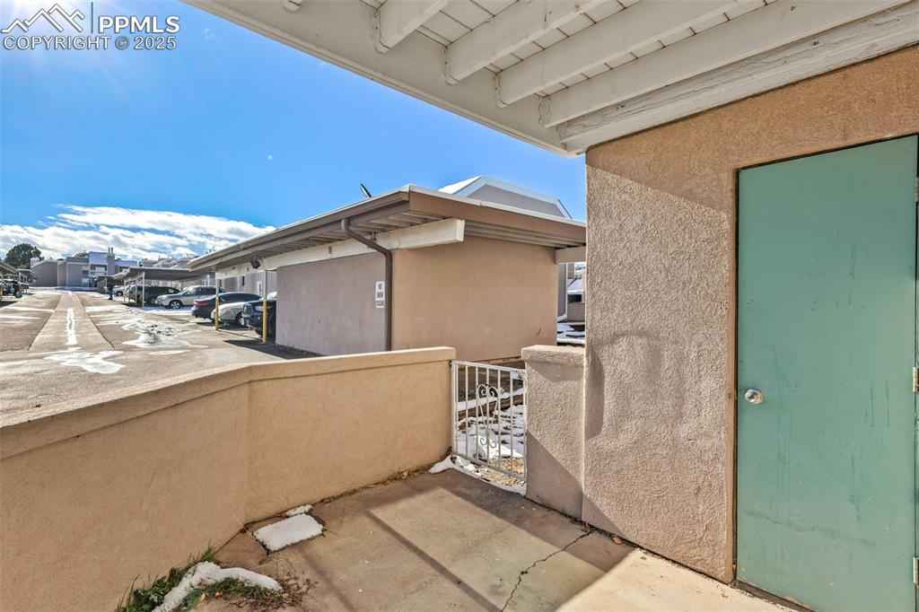 Image 9 of 19: Bedroom