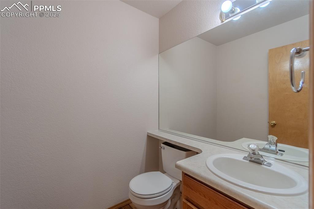 Image 21 of 46: Bathroom