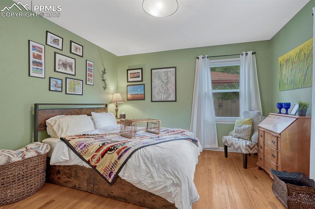 Image 16 of 48: Bedroom