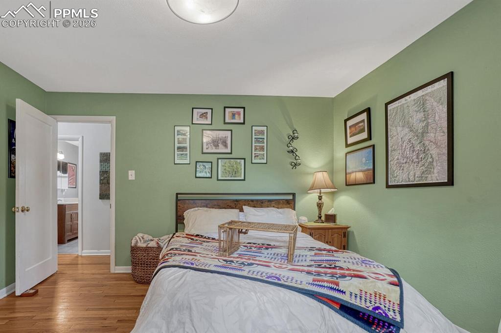 Image 18 of 48: Bedroom