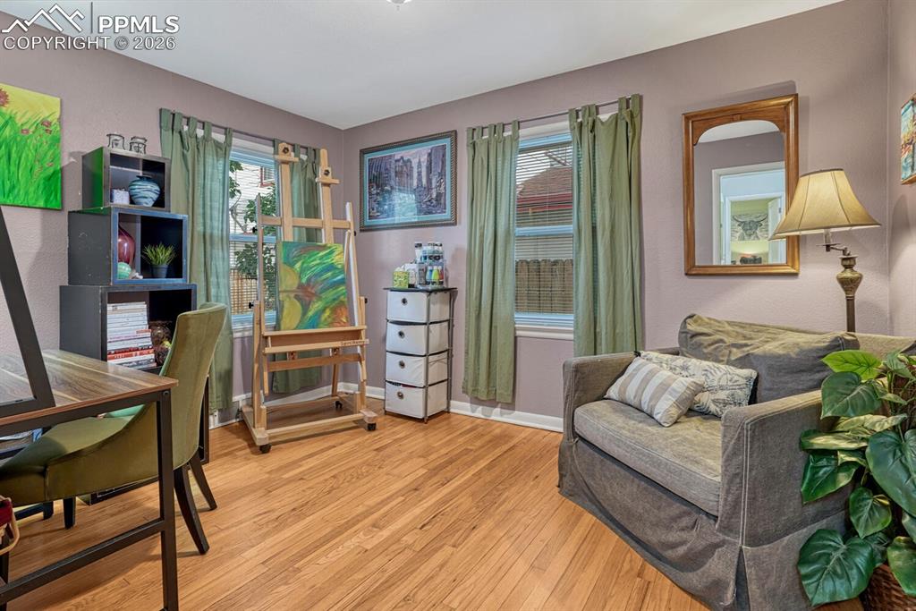 Image 22 of 48: Bedroom