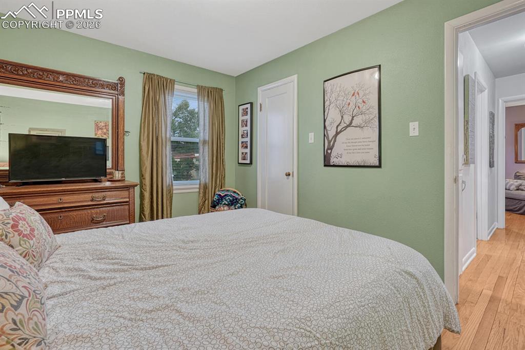 Image 26 of 48: Bedroom