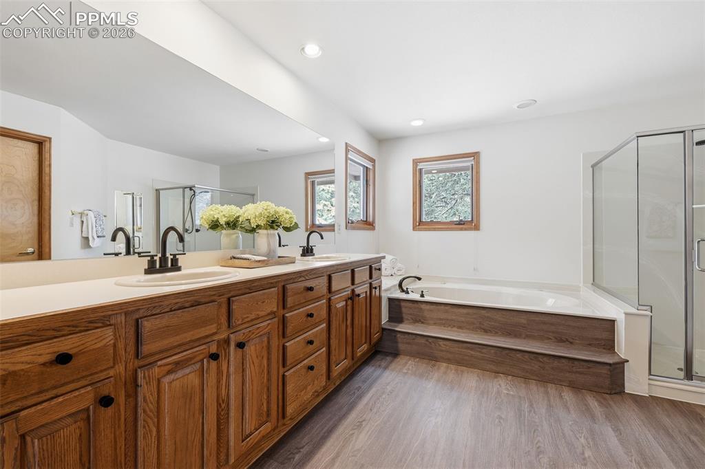 Image 27 of 45: Large master bathroom with double vanity!