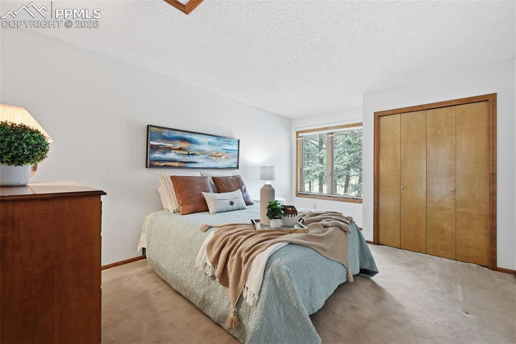 Image 29 of 45: Large upstairs bedroom #1!