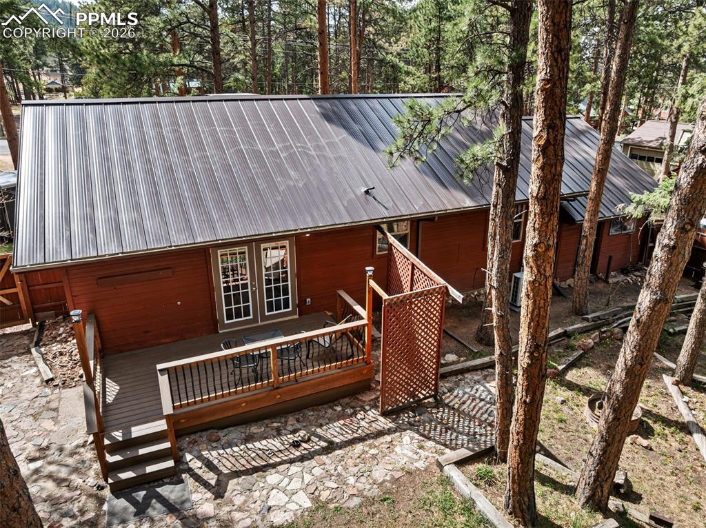 Image 10 of 44: Back of Structure