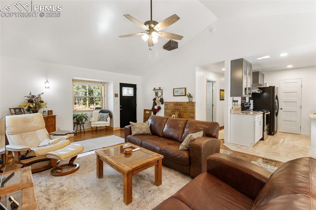 Image 16 of 44: Living Room