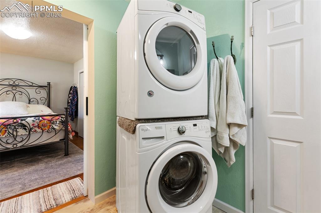 Image 27 of 44: Laundry