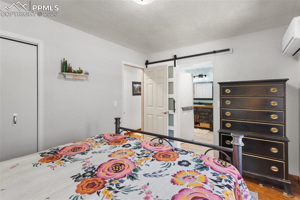 Image 30 of 44: Bedroom