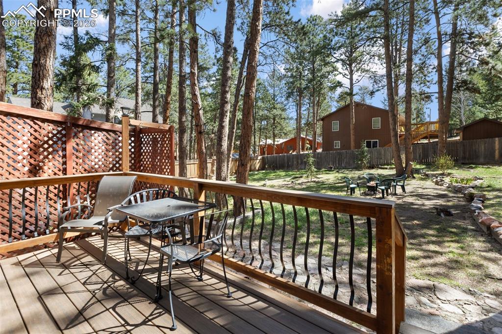 Image 33 of 44: Deck