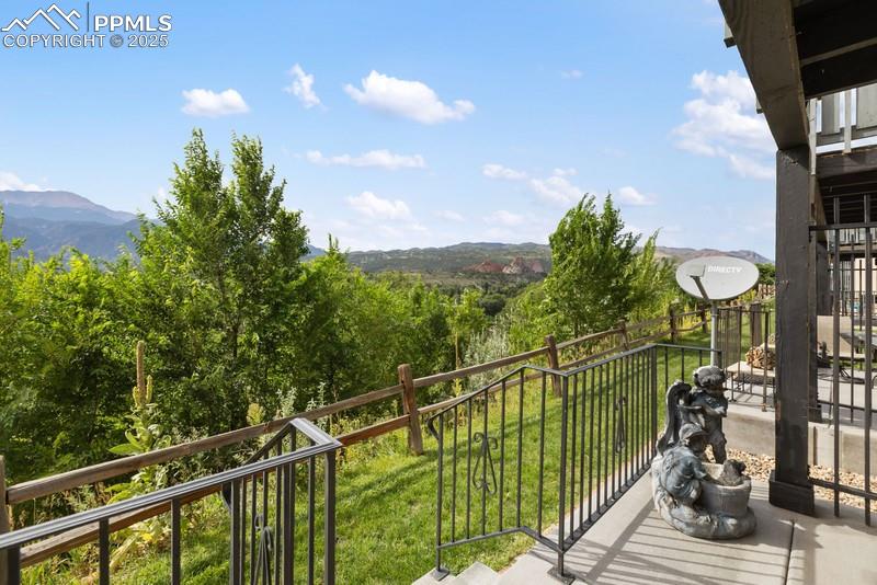 Image 28 of 30: View