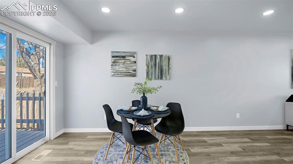 Image 11 of 44: Dining Area