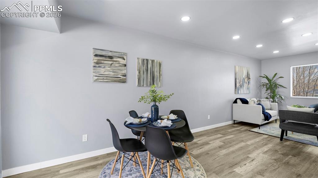 Image 12 of 44: Dining Area