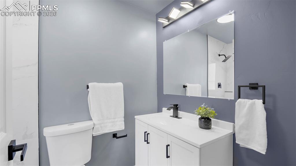 Image 28 of 44: Bathroom