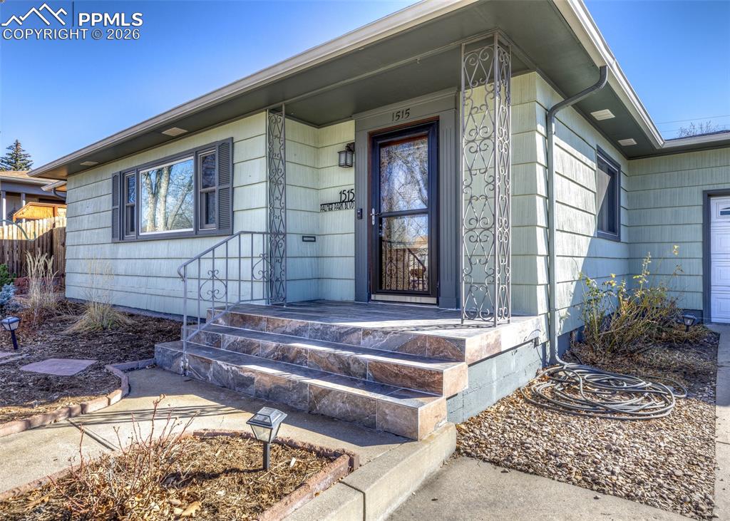 Image 2 of 50: Entry