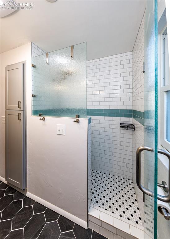 Image 37 of 50: Bathroom