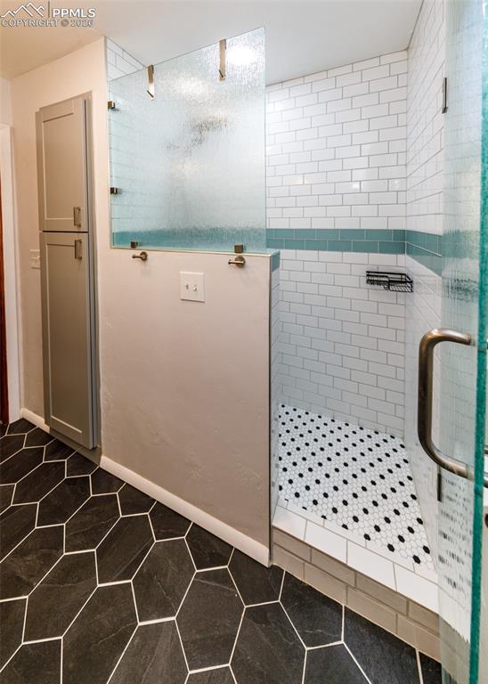 Image 39 of 50: Bathroom