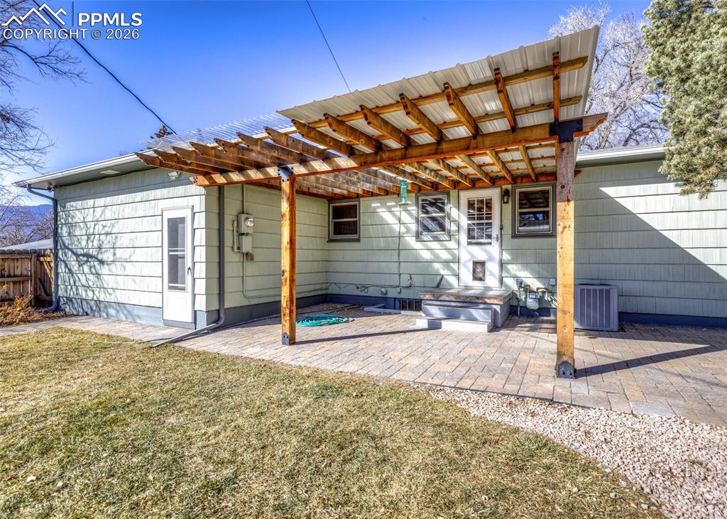 Image 48 of 50: Back of Structure