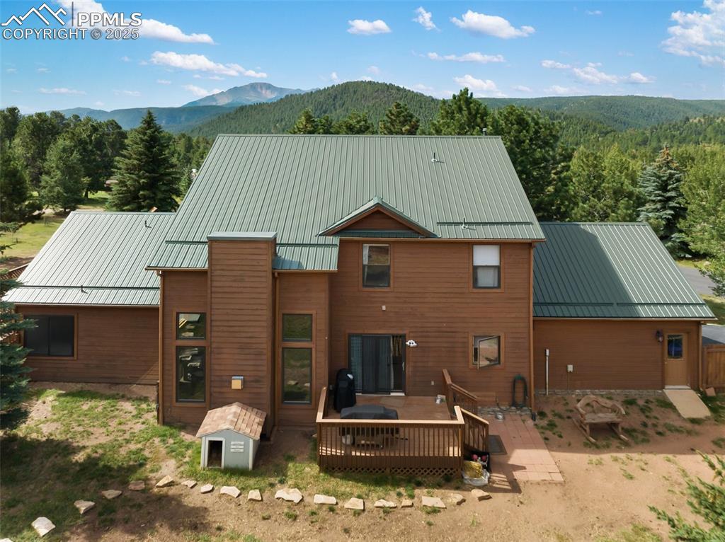 Image 3 of 37: Back of Structure