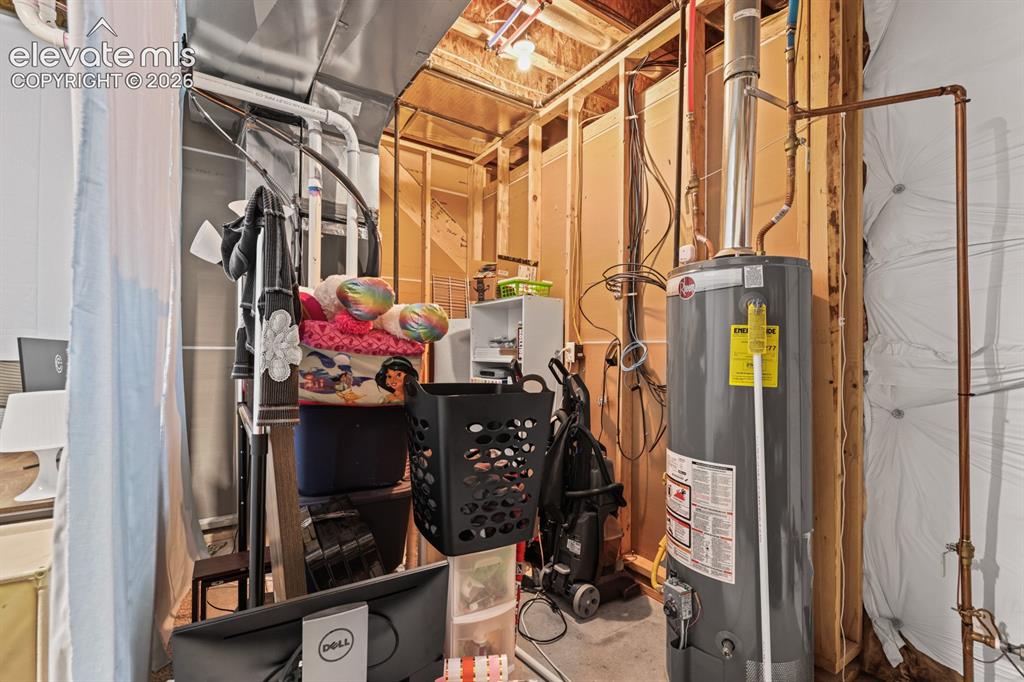 Image 31 of 38: Utility Room