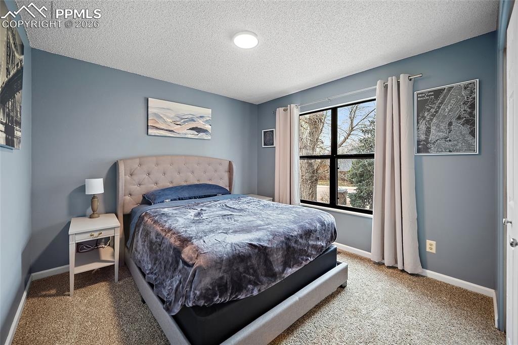 Image 14 of 26: Bedroom