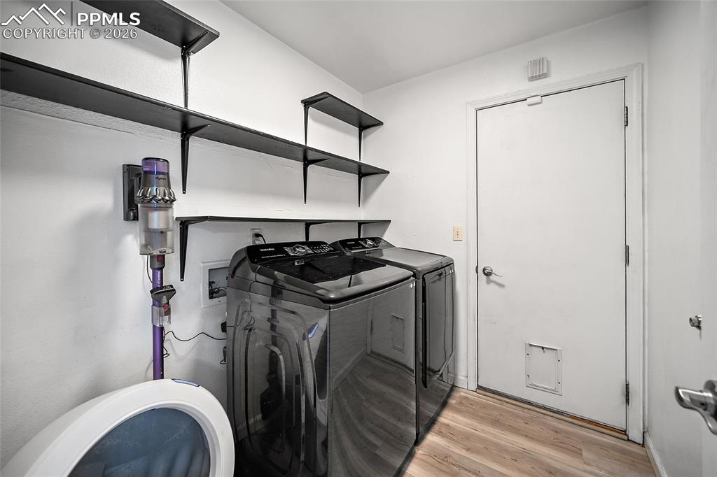 Image 17 of 26: Laundry